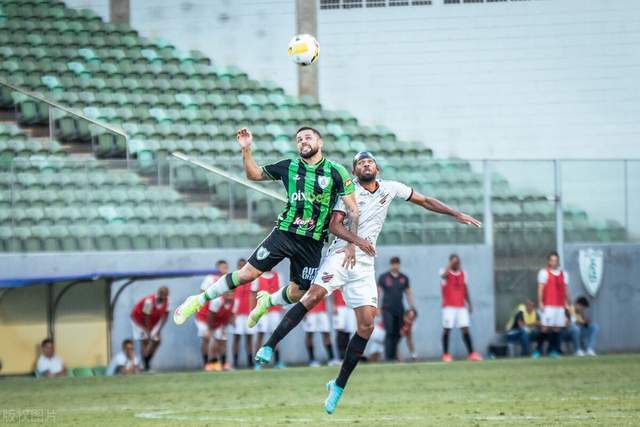 东契奇32+6+9小卡复出15分 独行侠险胜快船1-1